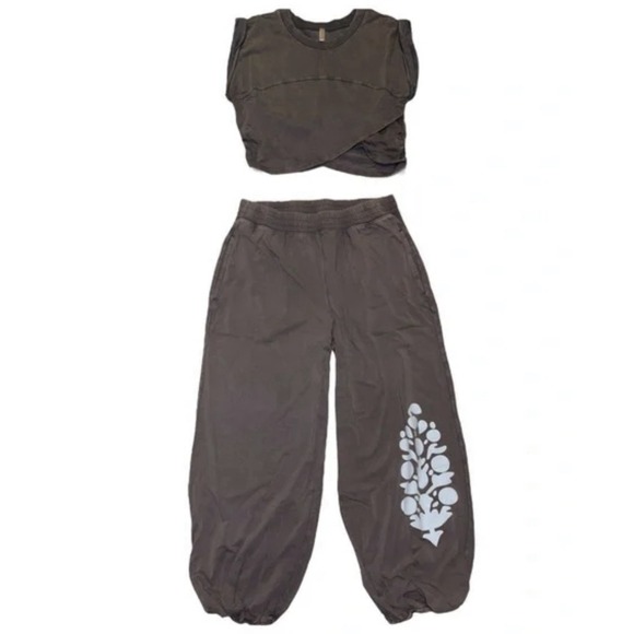 FP Movement Hot Shot Logo Crossover Large 2 Piece Set Gray Dark Shadow NEW $98 - Picture 9 of 16